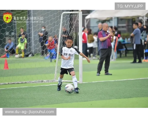 为热爱足球的男友送上细致暖心点评与全方位鼓励分享体验时刻记录